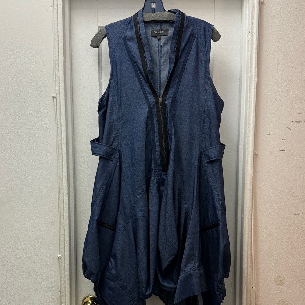 Gracia Dark Navy Sleeveless Zip-Front Draped Tunic